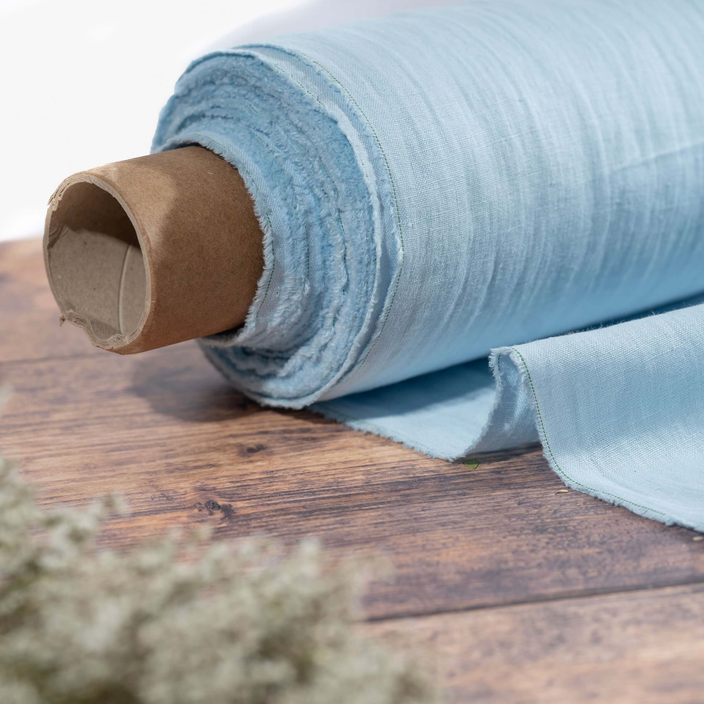 Washed Pure Light Sky Blue Linen Fabric 205 g/m²