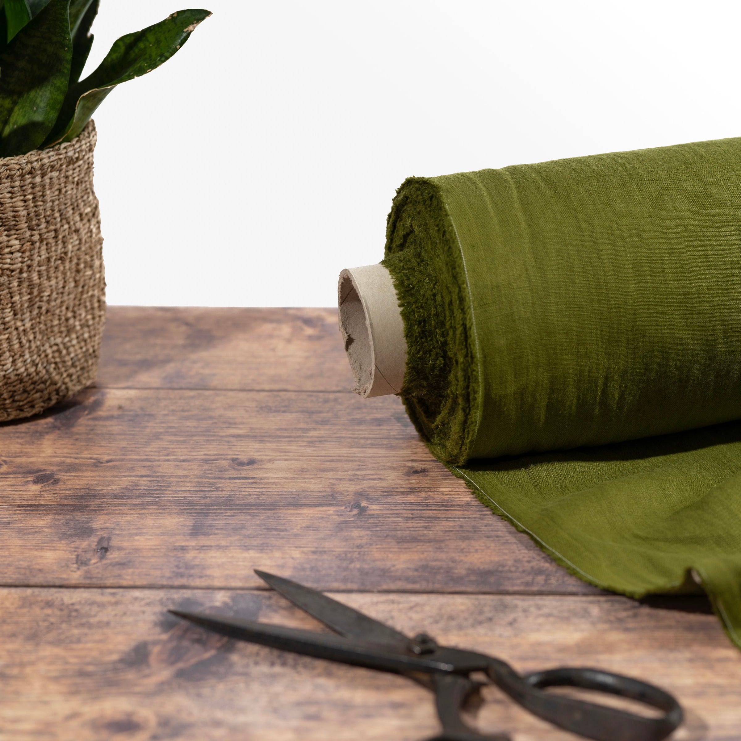 Washed Pure Moss Green Linen Fabric 205 g/m²