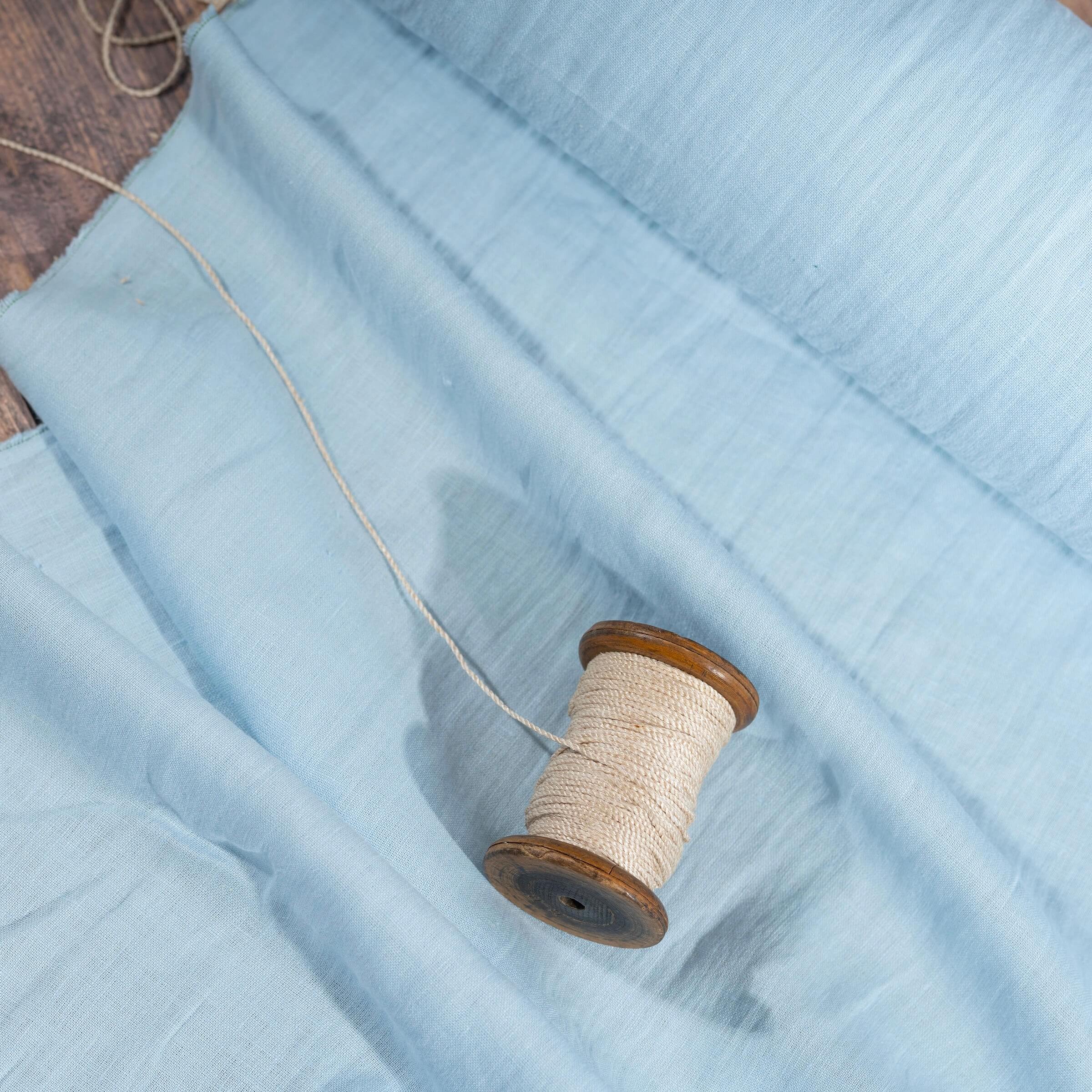 Washed Pure Light Sky Blue Linen Fabric 205 g/m²
